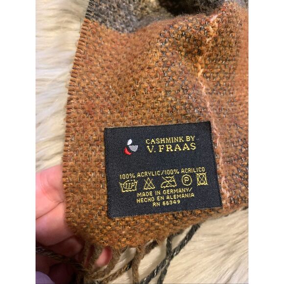 Cashmink by V. Fraas Plaid Scarf - Picture 2 of 4